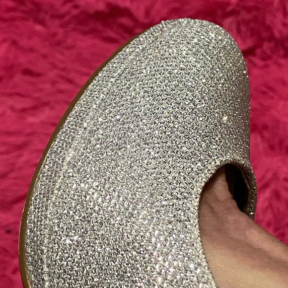 Stunning like new in box silver sparkle stiletto Mary Janes IDIFU sz. 8 - Picture 10 of 15